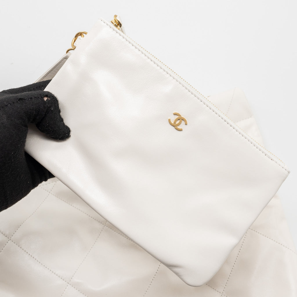 CHANEL MEDIUM 22 BAG CALFSKIN WHITE GHW (MICROCHIP)
