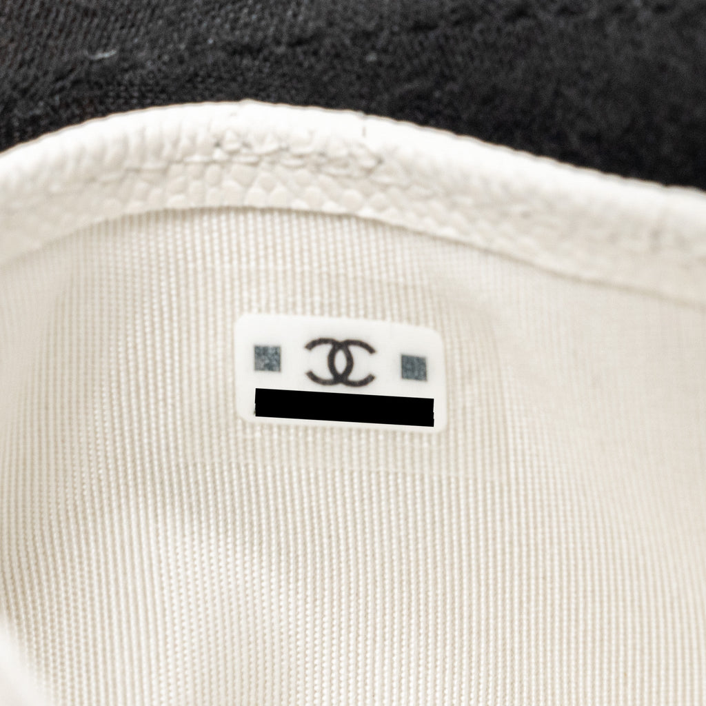 CHANEL CLASSIC CARD HOLDER CAVIAR WHITE LGHW (MICROCHIP)
