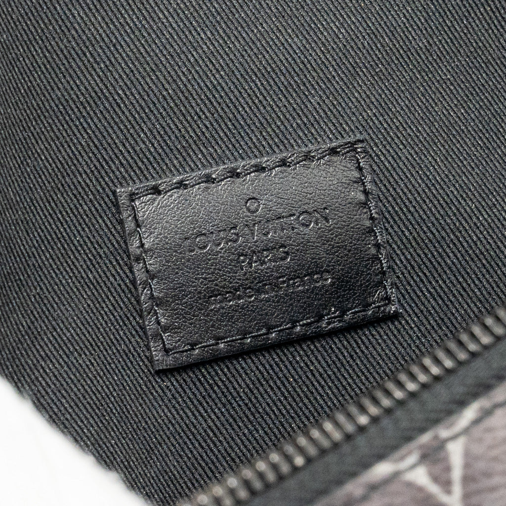 LOUIS VUITTON DISCOVERY BUM BAG MONOGRAM BLACK/ SILVER BLACK HARDWARE