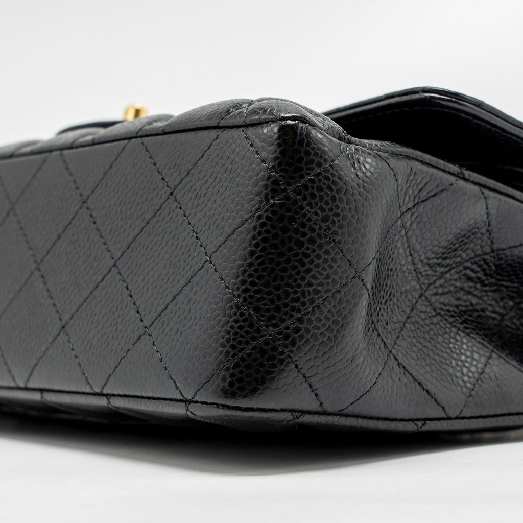 CHANEL MEDIUM CLASSIC DOUBLE FLAP BAG CAVIAR BLACK GHW
