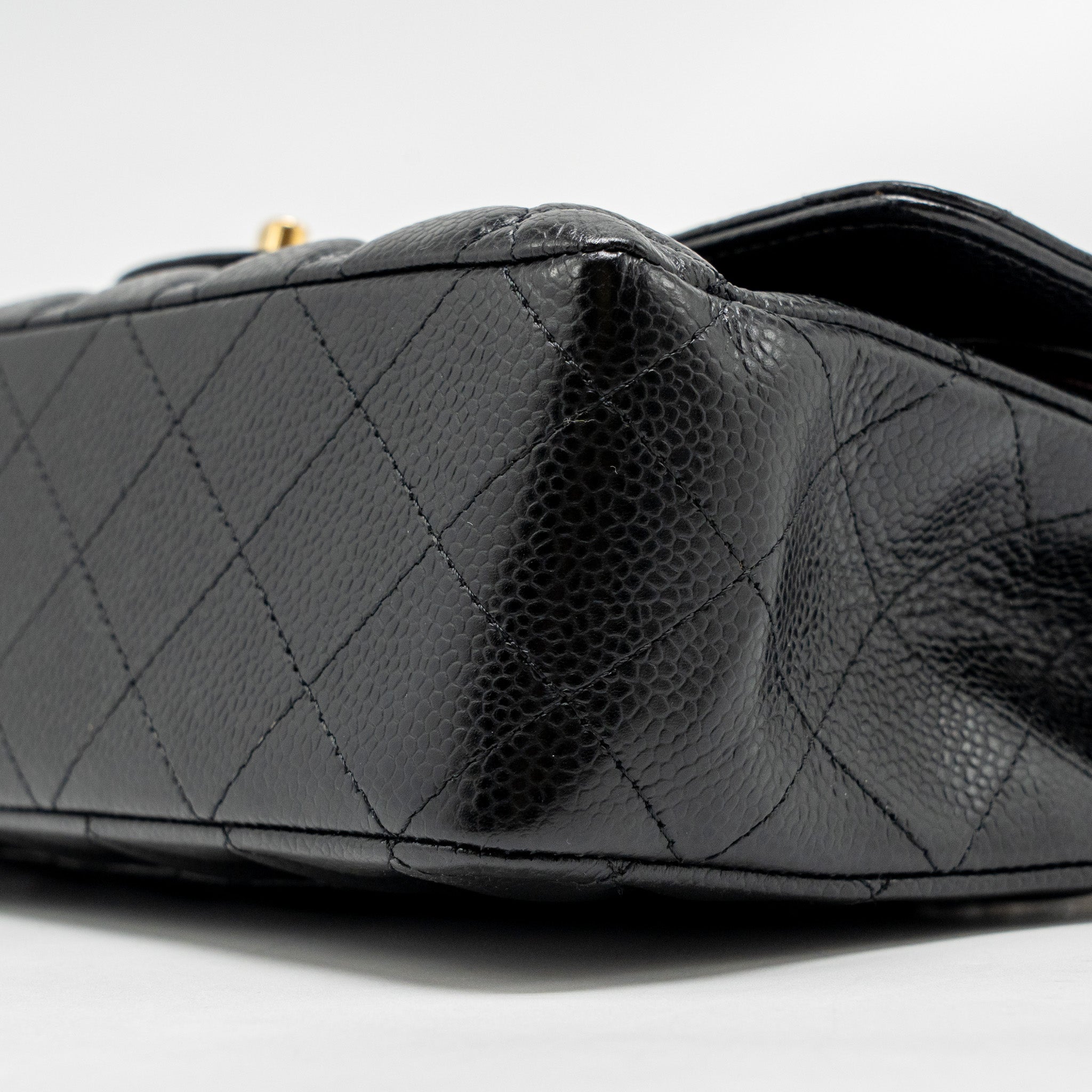 CHANEL MEDIUM CLASSIC DOUBLE FLAP BAG CAVIAR BLACK GHW