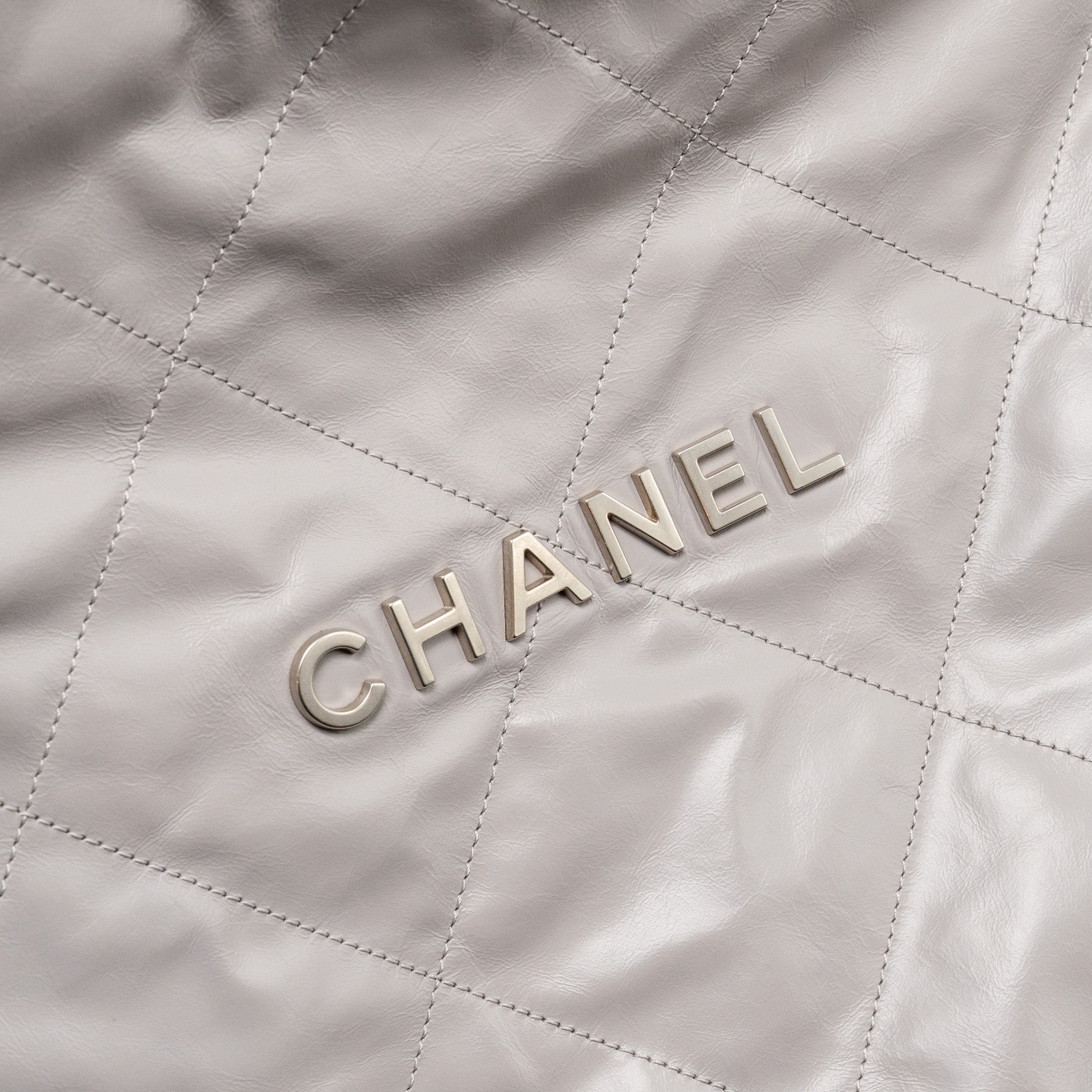 CHANEL MEDIUM 22 BAG SHINY CALFSKIN GREY SHW (MICROCHIP)
