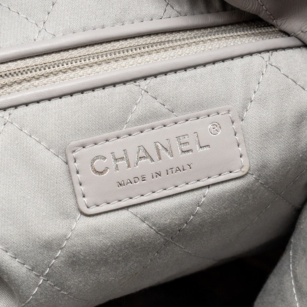 CHANEL MEDIUM 22 BAG SHINY CALFSKIN GREY SHW (MICROCHIP)