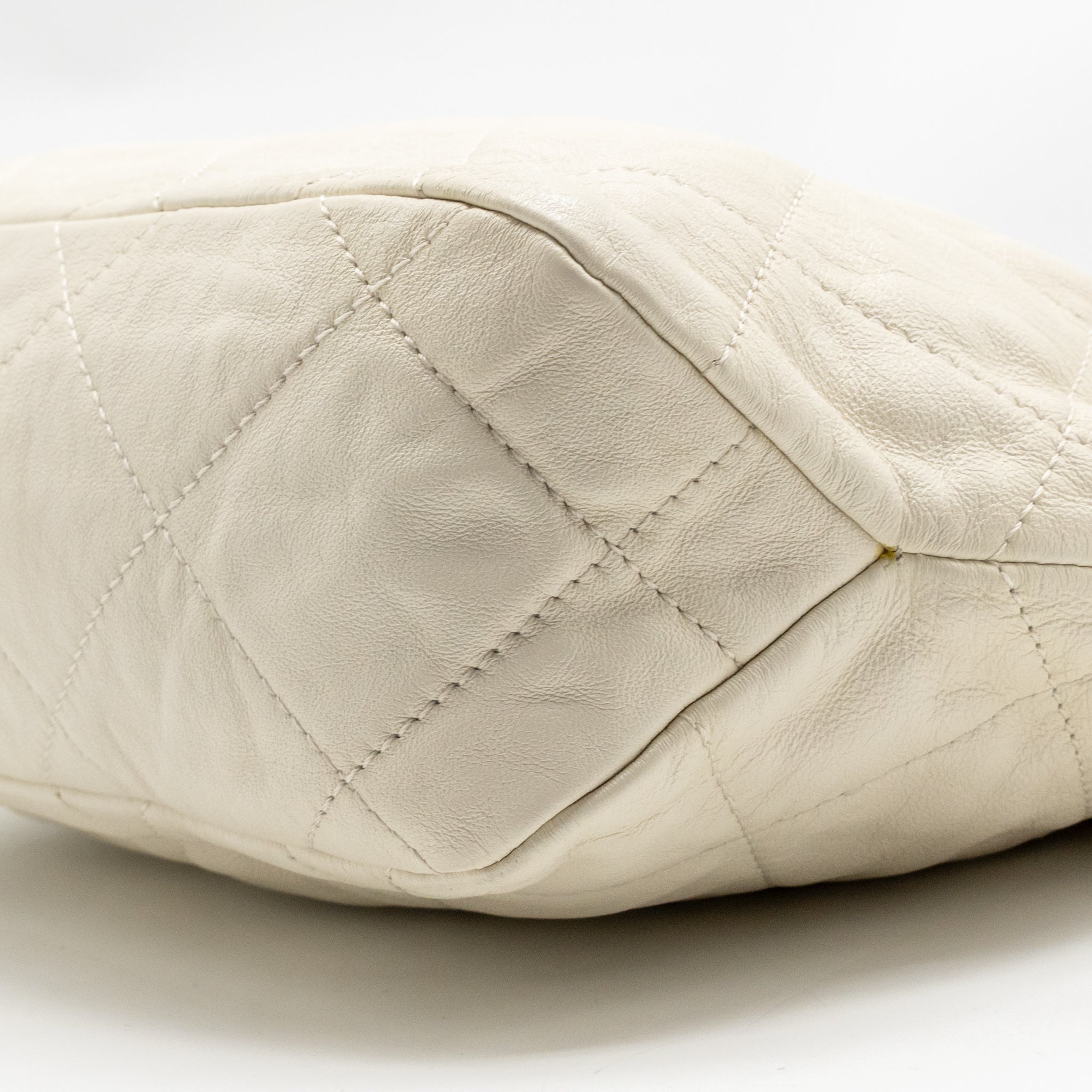 CHANEL CC DAILY HOBO BAG CALFSKIN WHITE GHW (MICROCHIP)