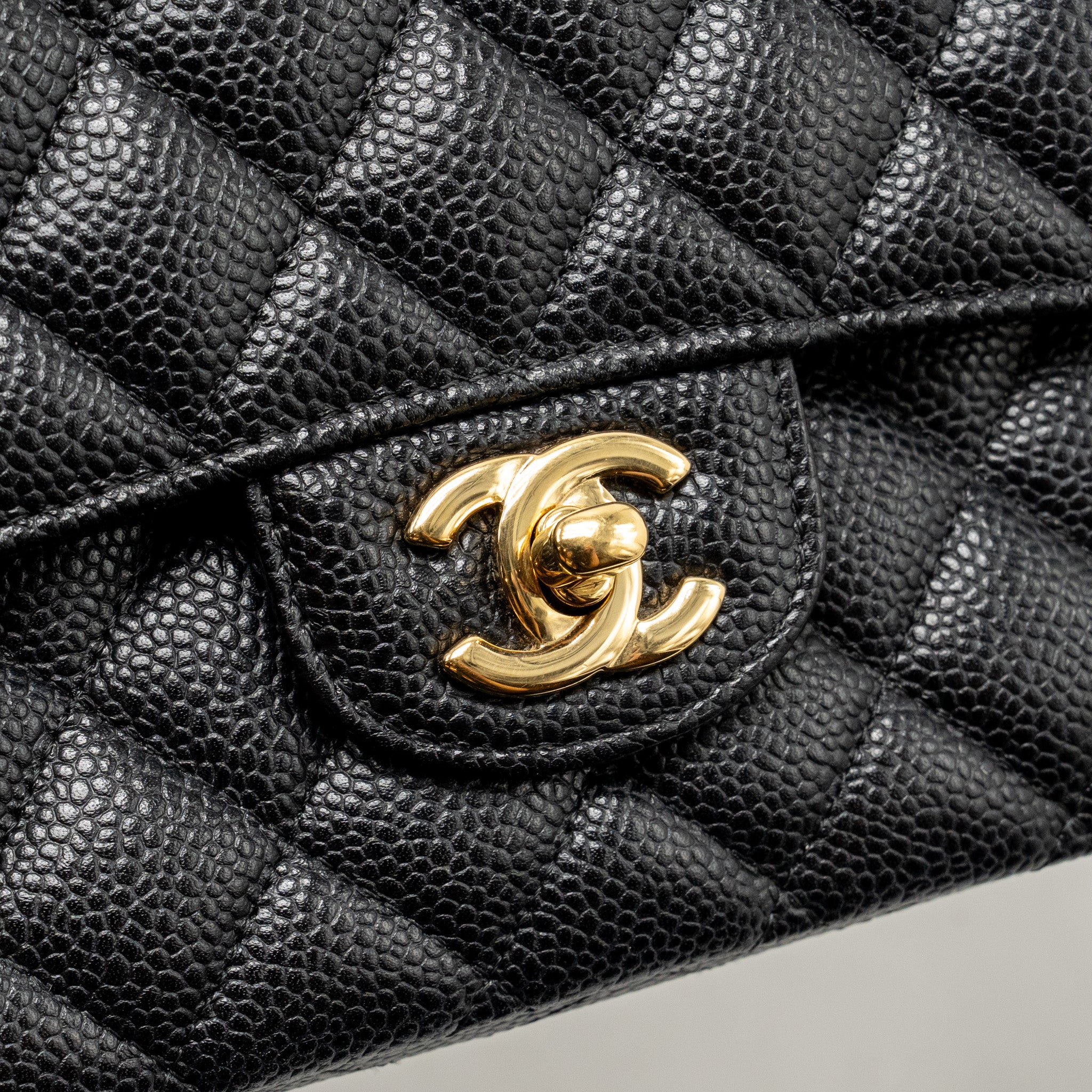 CHANEL MEDIUM CLASSIC DOUBLE FLAP BAG CAVIAR BLACK GHW