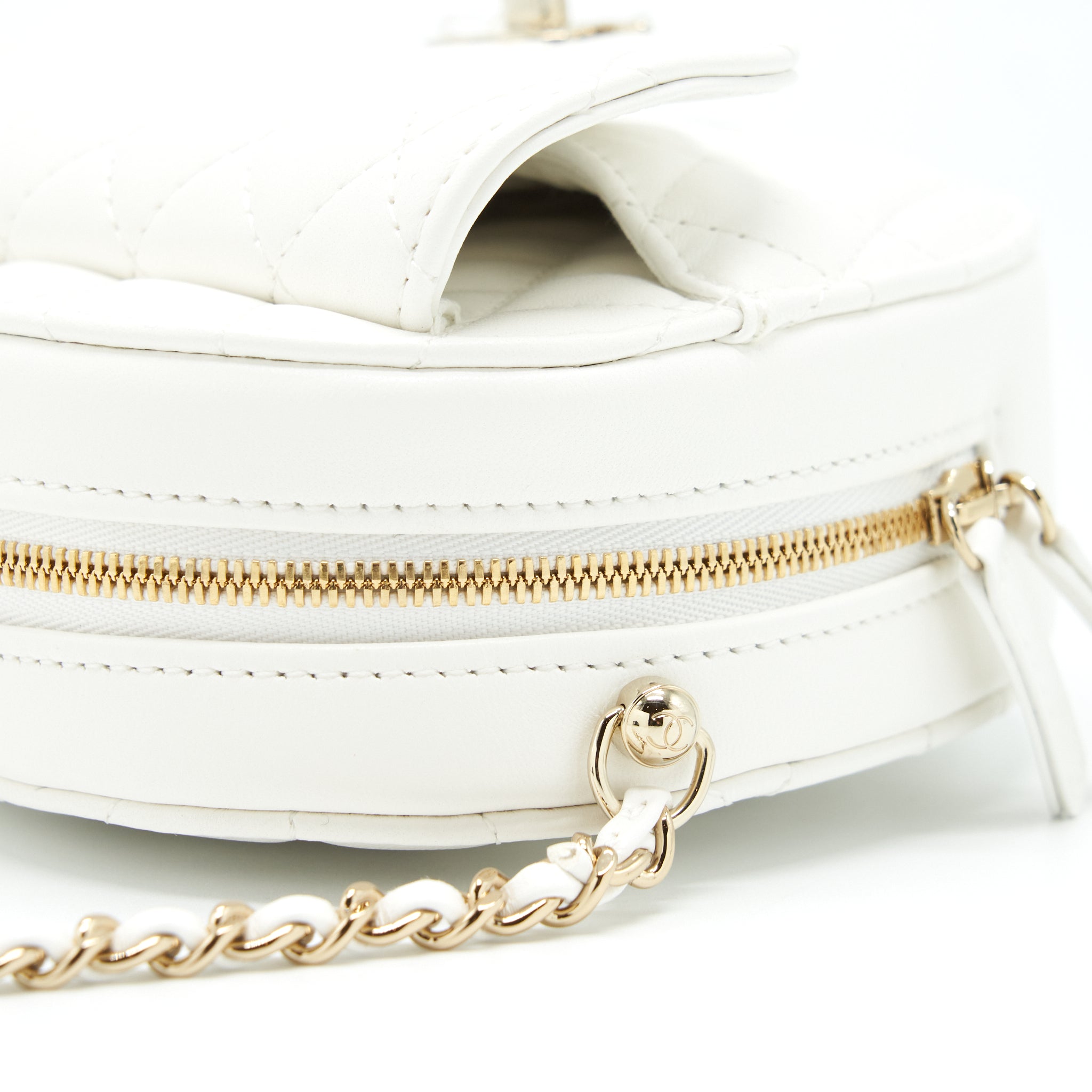 CHANEL 22S HEART BAG LAMBSKIN WHITE LGHW (MICROCHIP)