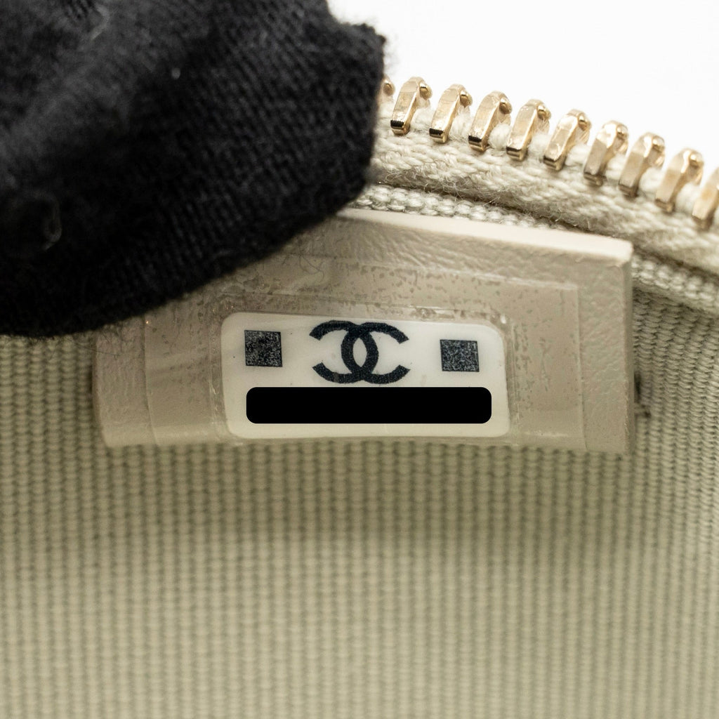 CHANEL CC TOP HANDLE VANITY WITH CHAIN CAVIAR LIGHT GREY LGHW (MICROCHIP)
