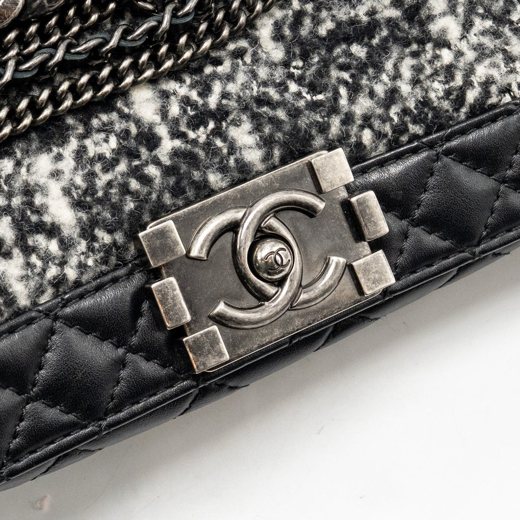 CHANEL MULTI CHAIN BOY BAG CALFSKIN/TWEED BLACK SHW