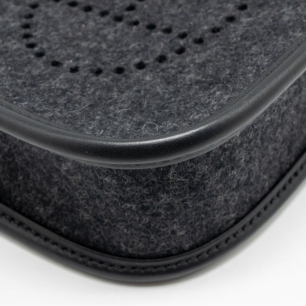 HERMES MINI EVELYNE FEUTRE/SWIFT/SANGLE WOOL GRAPHITE/BLACK SHW