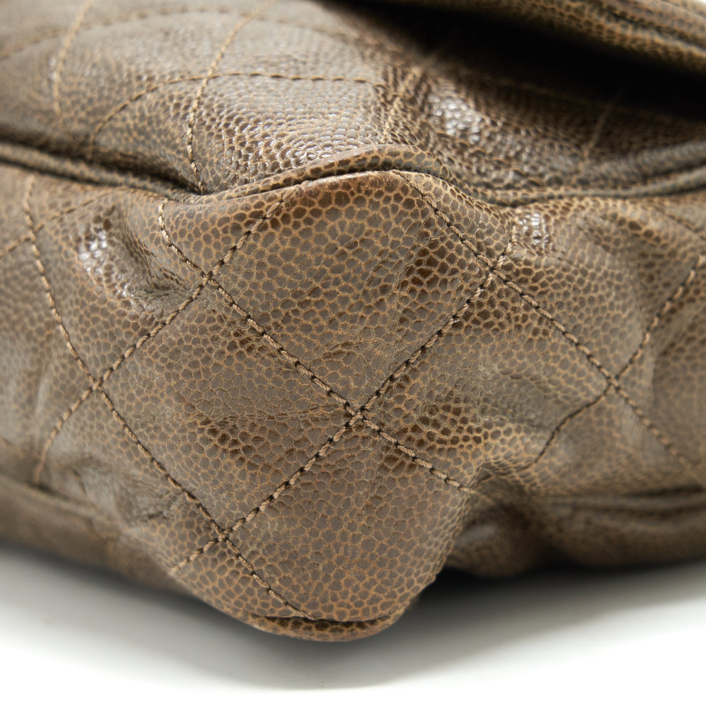 CHANEL SEASONAL CAVIAR JUMBO FLAP BAG WITH GHW