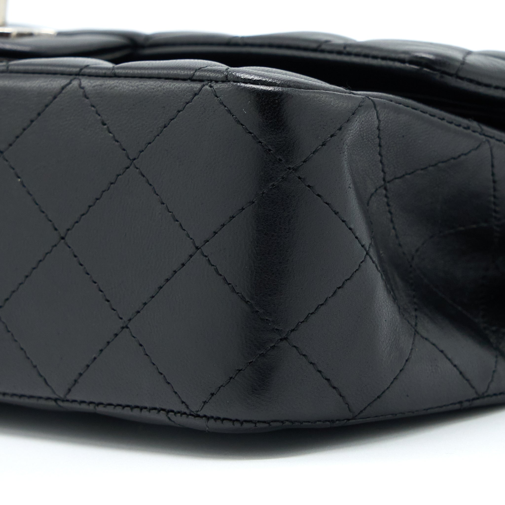 CHANEL MEDIUM CLASSIC DOUBLE FLAP BAG LAMBSKIN BLACK SHW