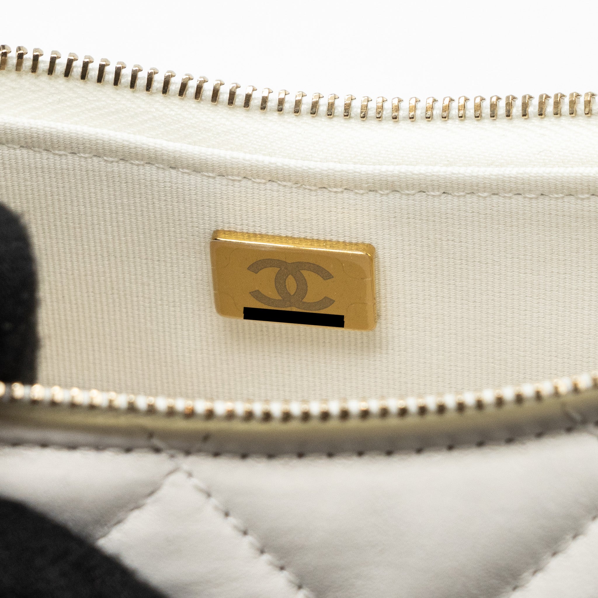 CHANEL 23K HOBO BAG CALFSKIN WHITE GHW (MICROCHIP)