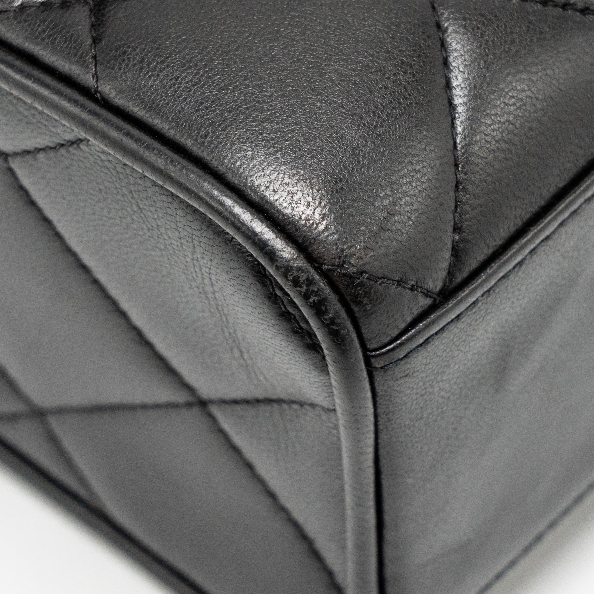 CHANEL VINTAGE QUILTED CC FLAP BAG LAMBSKIN BLACK GHW