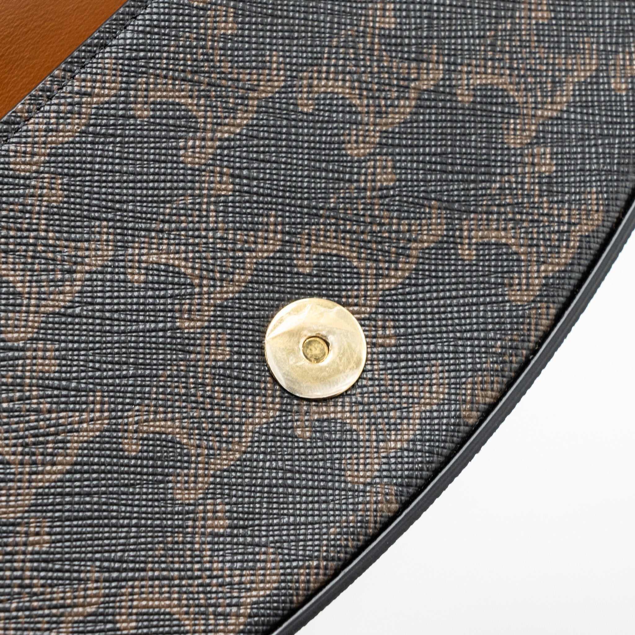 CELINE CLUTCH ON STRAP TABOU TRIOMPHE CANVAS/ CALFSKIN TAN GHW