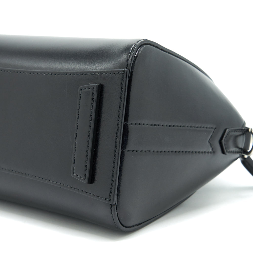 GIVENCHY ANTIGONA MINI SMOOTH CALFSKIN BLACK