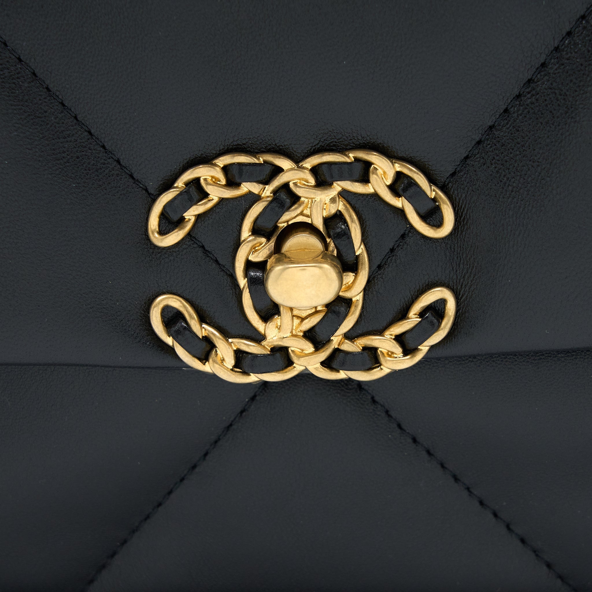 CHANEL SMALL 19 BAG LAMBSKIN BLACK MULTICOLOUR HARDWARE