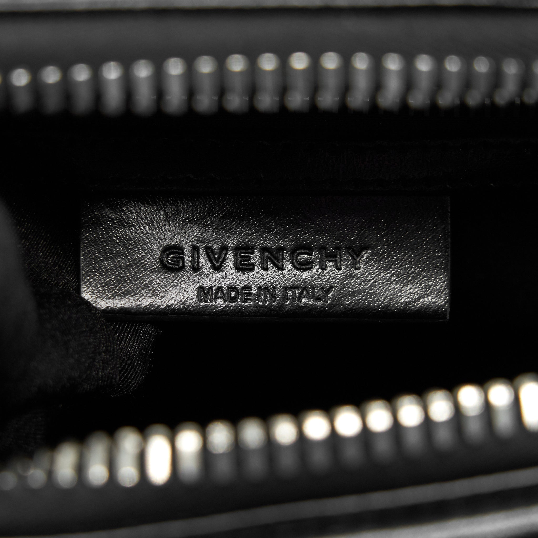 GIVENCHY ANTIGONA MINI SMOOTH CALFSKIN BLACK