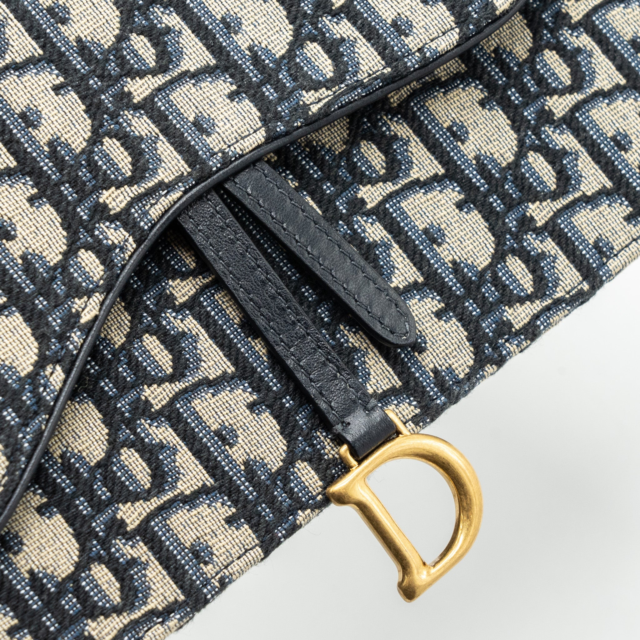 DIOR SADDLE POUCH WITH CHAIN DIOR OBLIQUE JACQUARD BLUE GHW