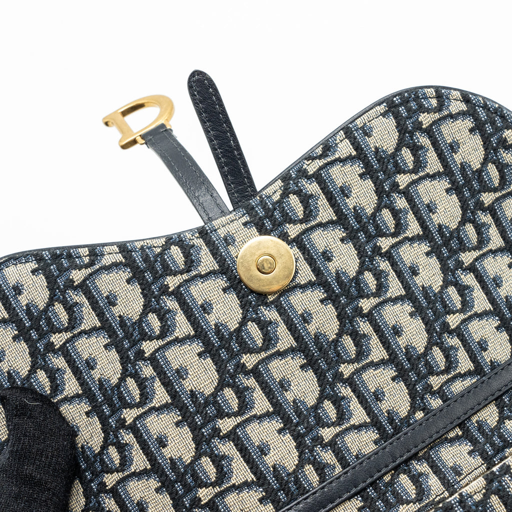 DIOR SADDLE POUCH WITH CHAIN DIOR OBLIQUE JACQUARD BLUE GHW