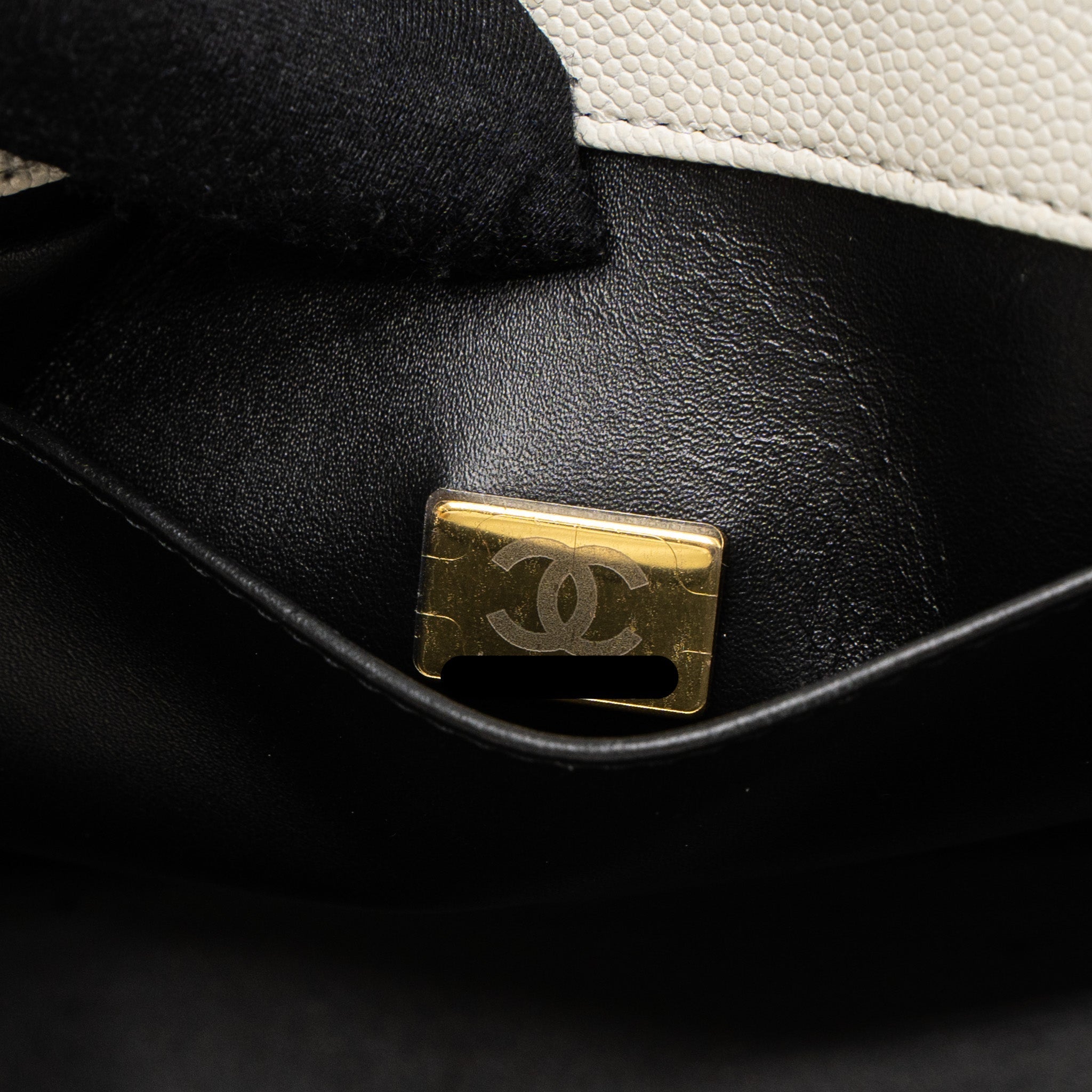 CHANEL 21K COCO FIRST CAVIAR WHITE BRUSHED GHW (MICROCHIP)