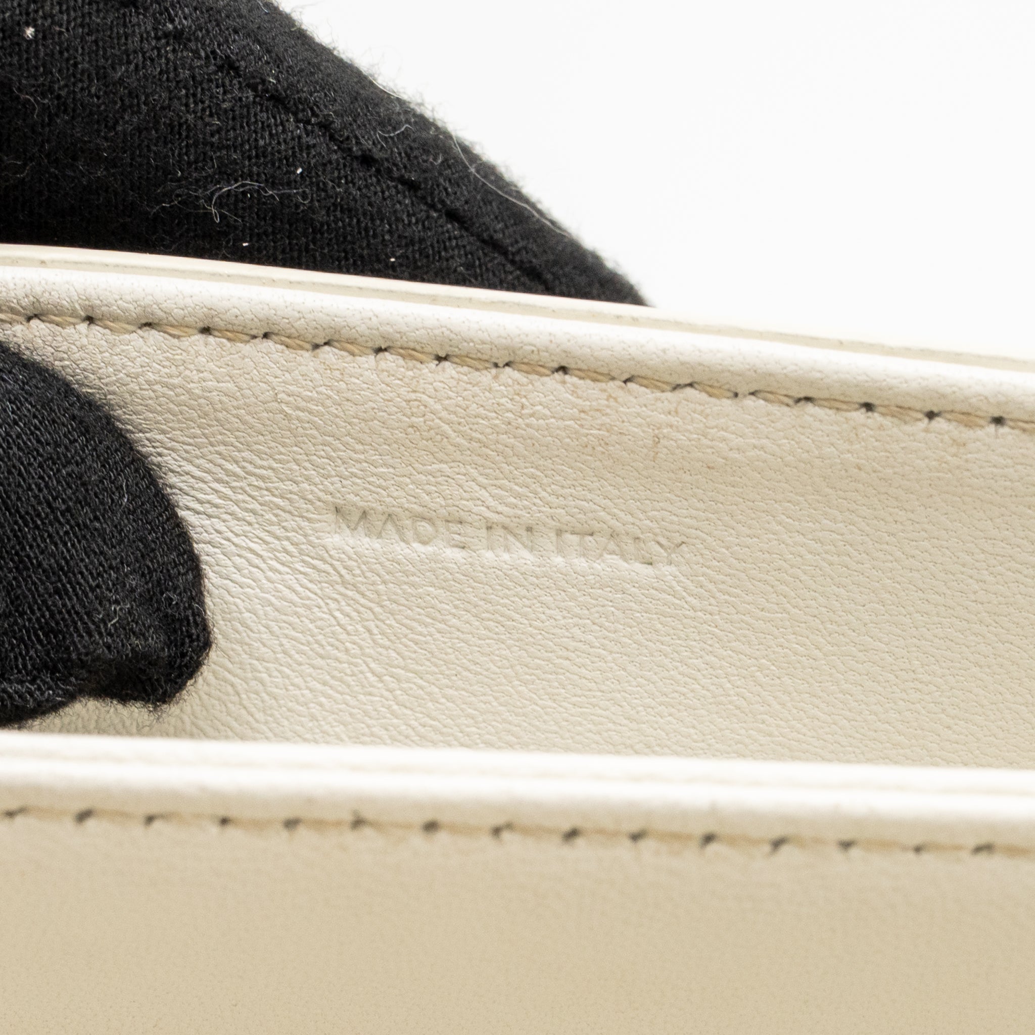 CELINE TEEN TRIOMPHE BAG CALFSKIN WHITE IVORY GHW