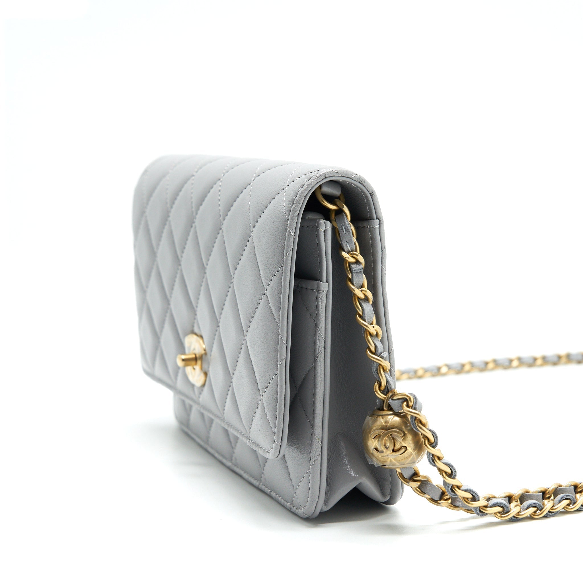 CHANEL 21B PEARL CRUSH WALLET ON CHAIN GREY GHW