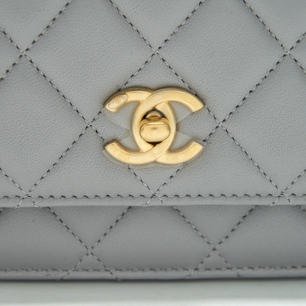 CHANEL PEARL CRUSH WALLET ON CHAIN LAMBSKIN GREY GHW (MICROCHIP)