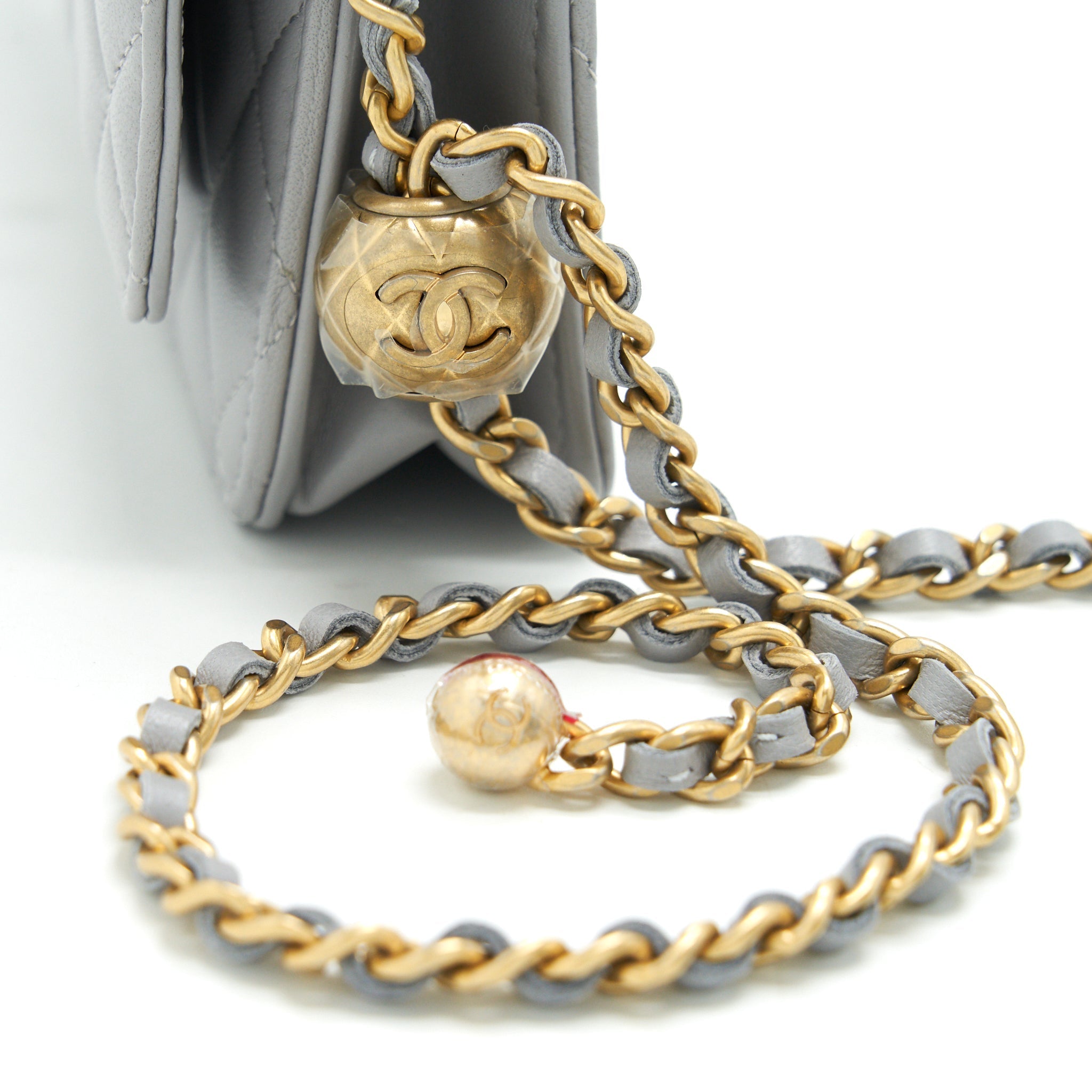 CHANEL PEARL CRUSH WALLET ON CHAIN LAMBSKIN GREY GHW (MICROCHIP)