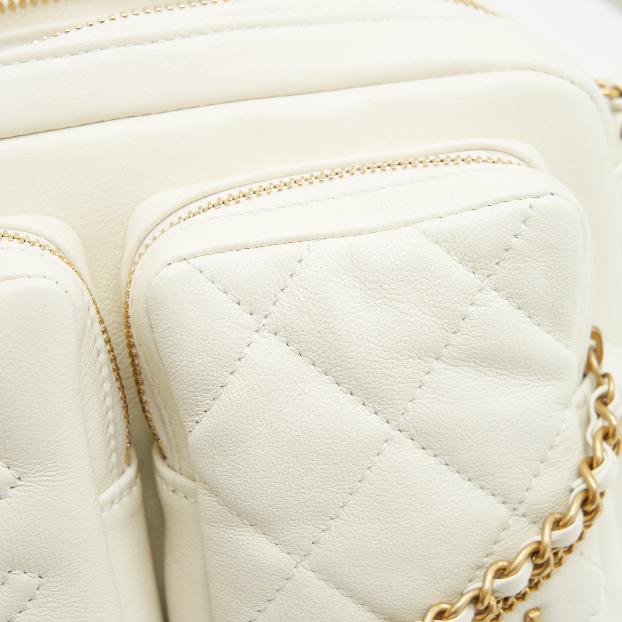 CHANEL 22C CAMERA BAG CALFSKIN WHITE GHW (MICROCHIP)