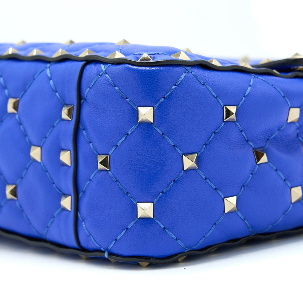 VALENTINO GARAVANI MEDIUM ROCKSTUD SPIKE SHOULDER BAG BLUE