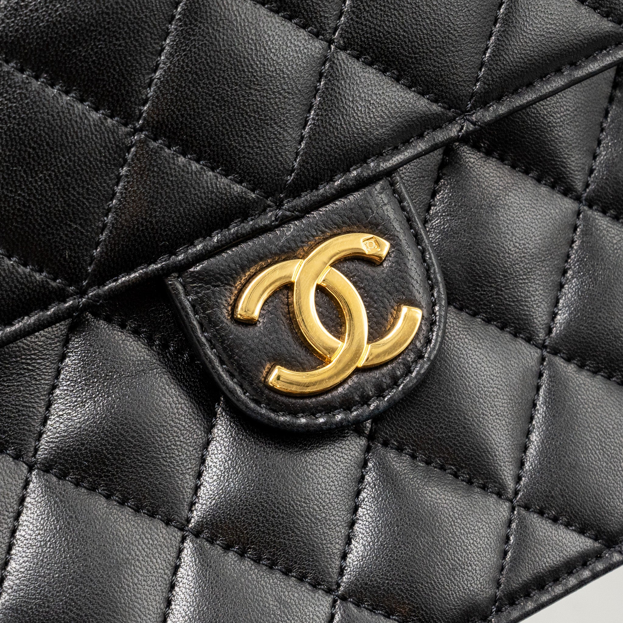 CHANEL VINTAGE SQUARE FLAP CHAIN BAG LAMBSKIN BLACK GHW