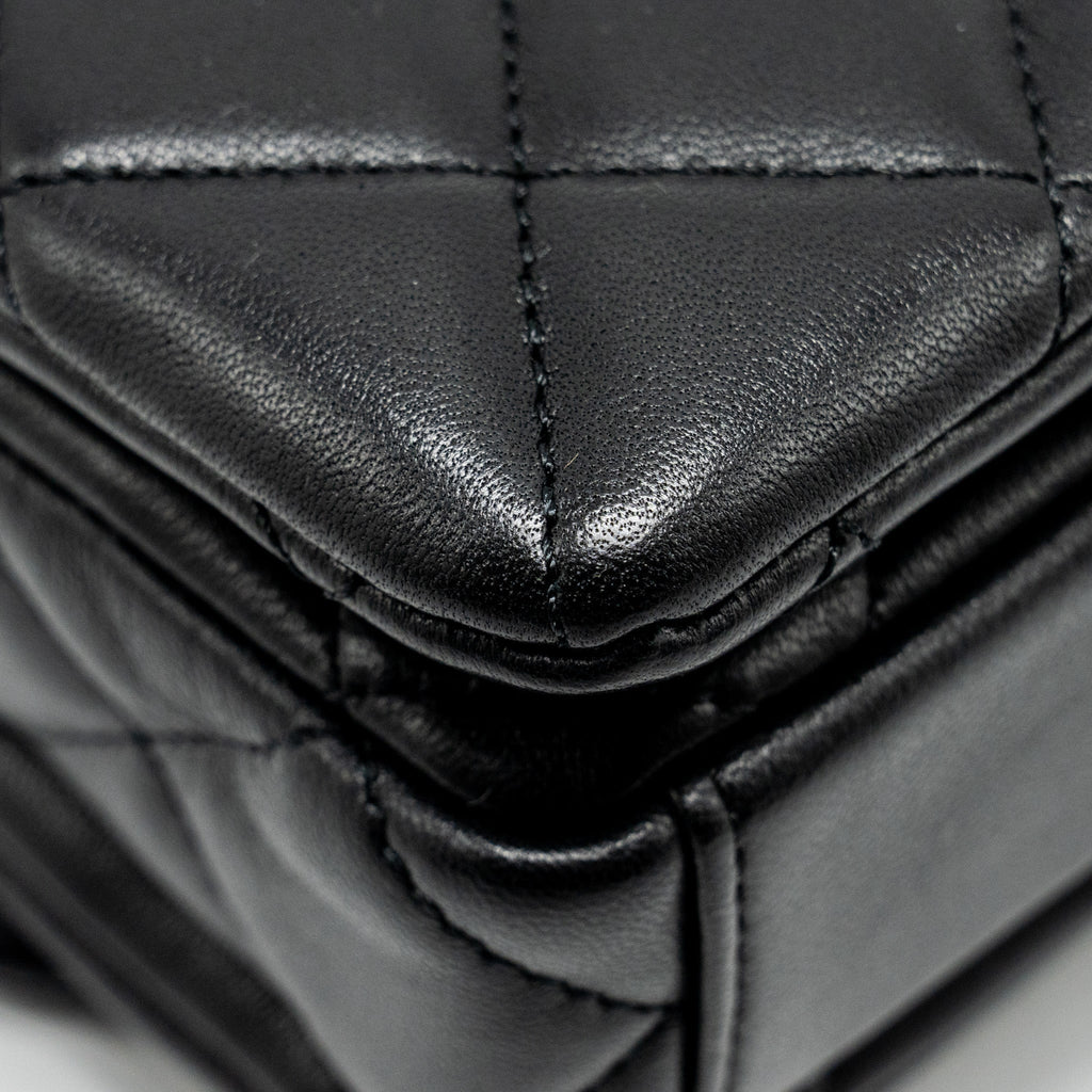 CHANEL 22A BUTTON ON CHAIN FLAP BAG LAMBSKIN BLACK GHW (MICROCHIP)
