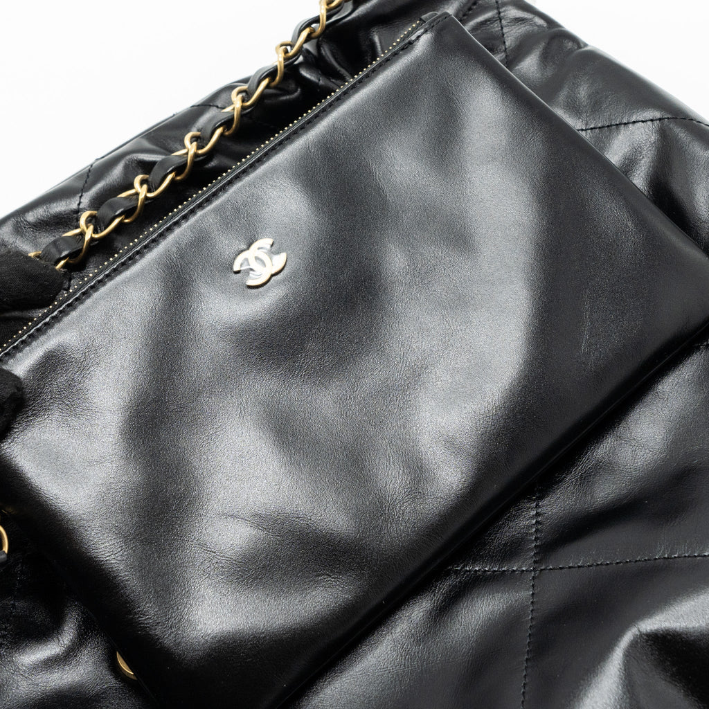 CHANEL 24C 22 BAG CALFSKIN BLACK GHW (MICROCHIP)