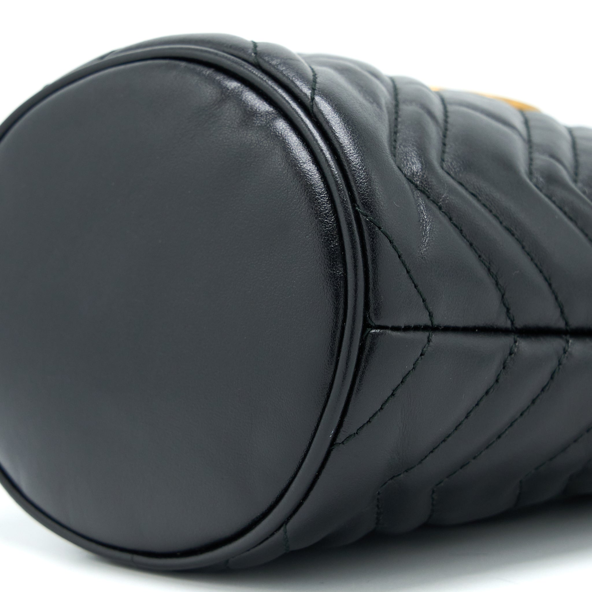 GUCCI GG MARMONT MINI BUCKET BLACK GHW