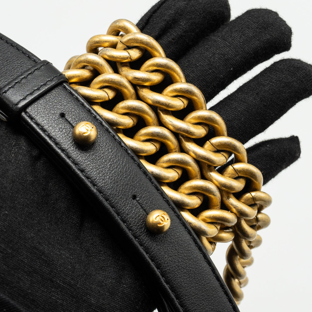 CHANEL MEDIUM BOY BAG CALFSKIN BLACK GHW
