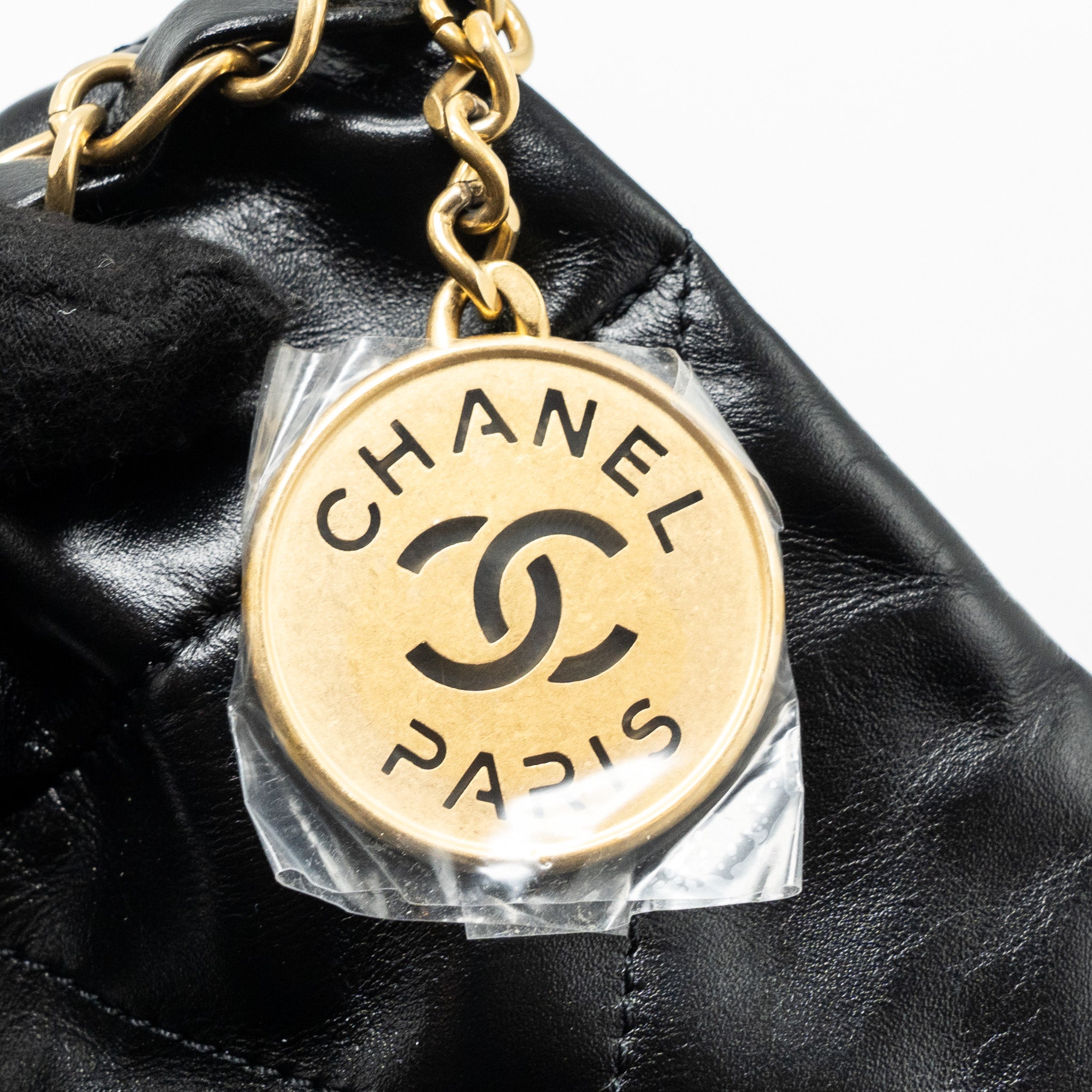 CHANEL 24C 22 BAG CALFSKIN BLACK GHW (MICROCHIP)