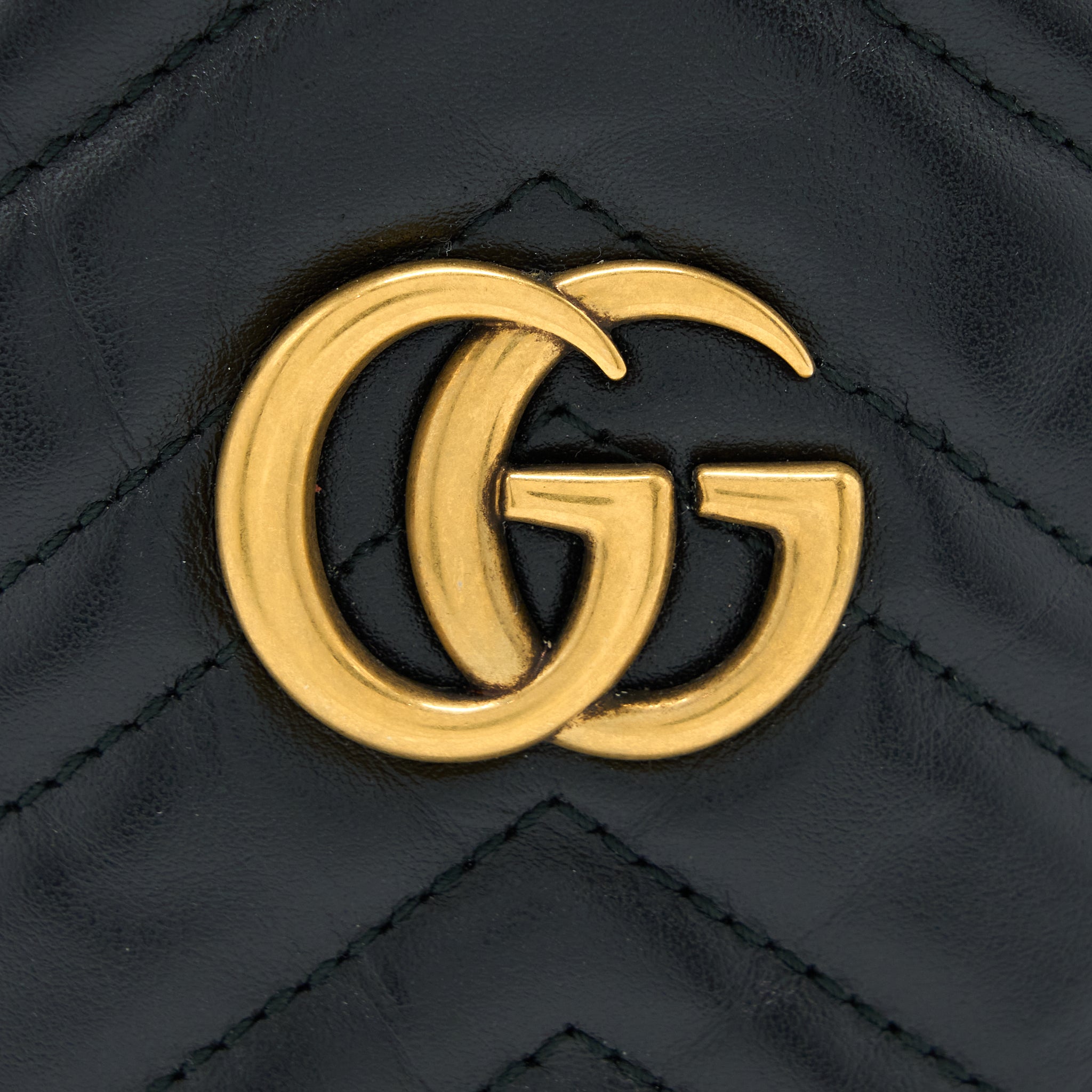 GUCCI GG MARMONT MINI BUCKET BLACK GHW