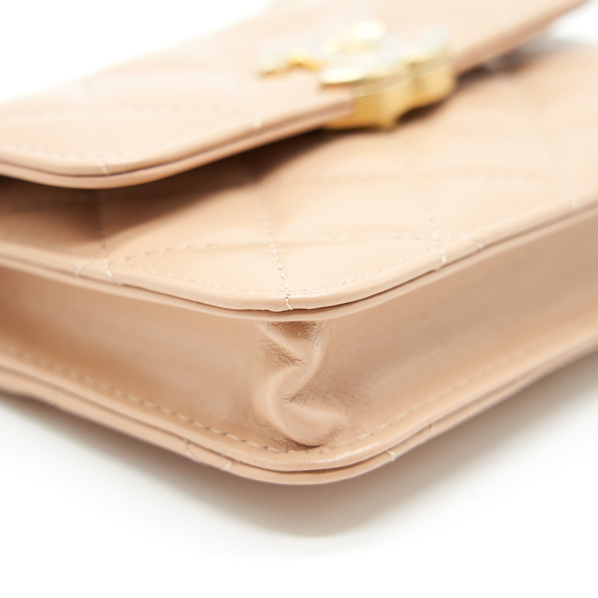 CHANEL 21A FLAP COIN PURSE WITH CHAIN BEIGE GHW CALFSKIN