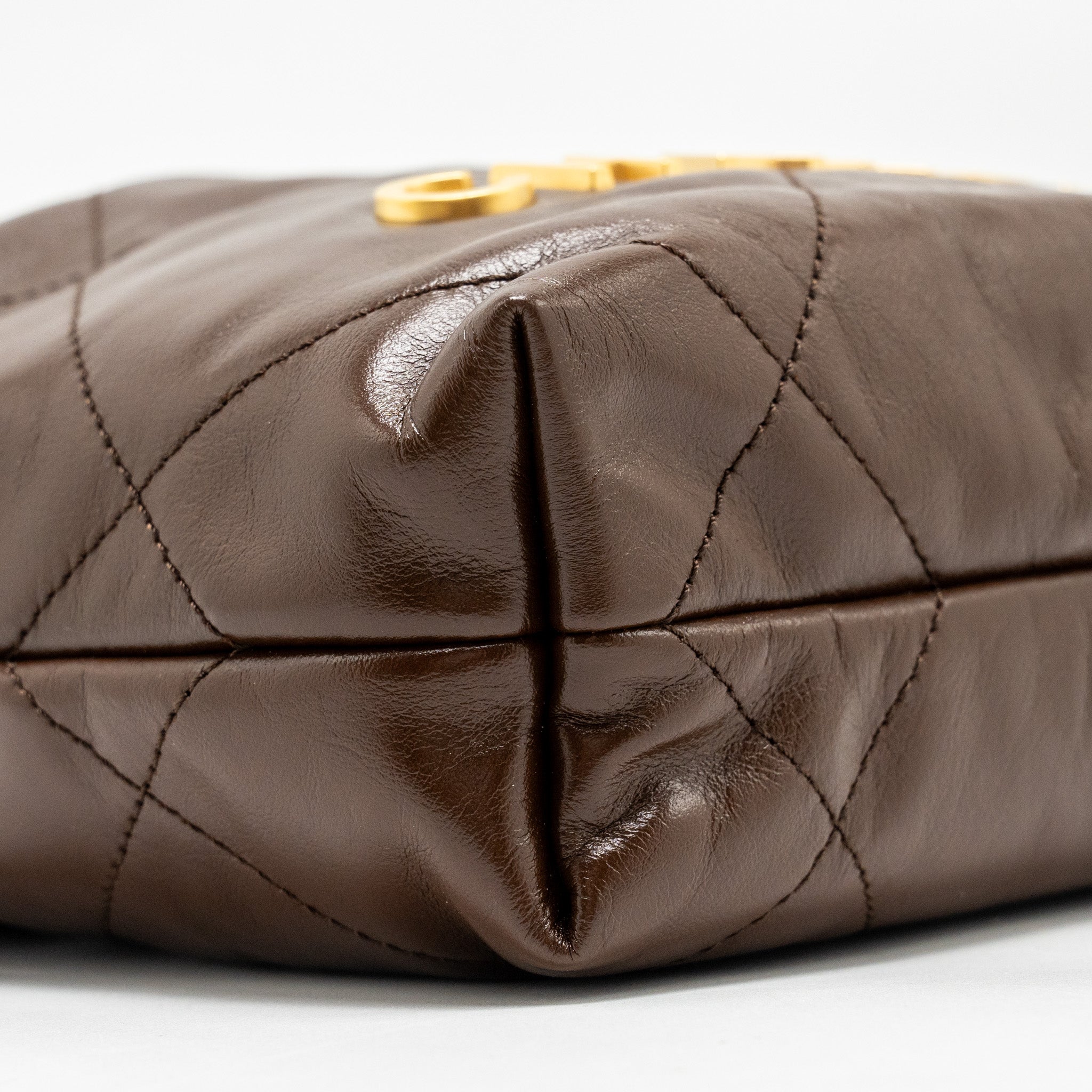CHANEL MINI 22 BAG CALFSKIN CHOCOLATE GHW (MICROCHIP)