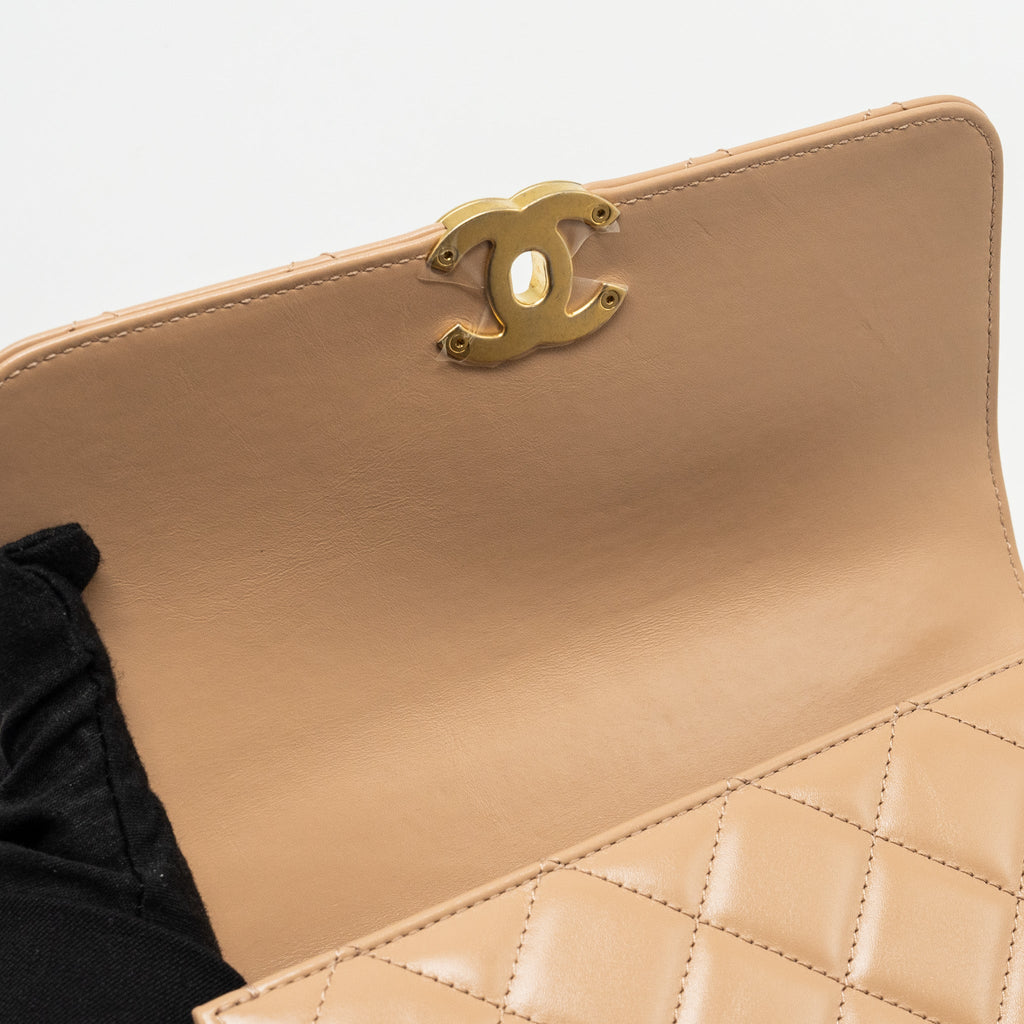 CHANEL 21A GOLD CRUSH FLAP BAG CALFSKIN BEIGE GHW (MICROCHIP)