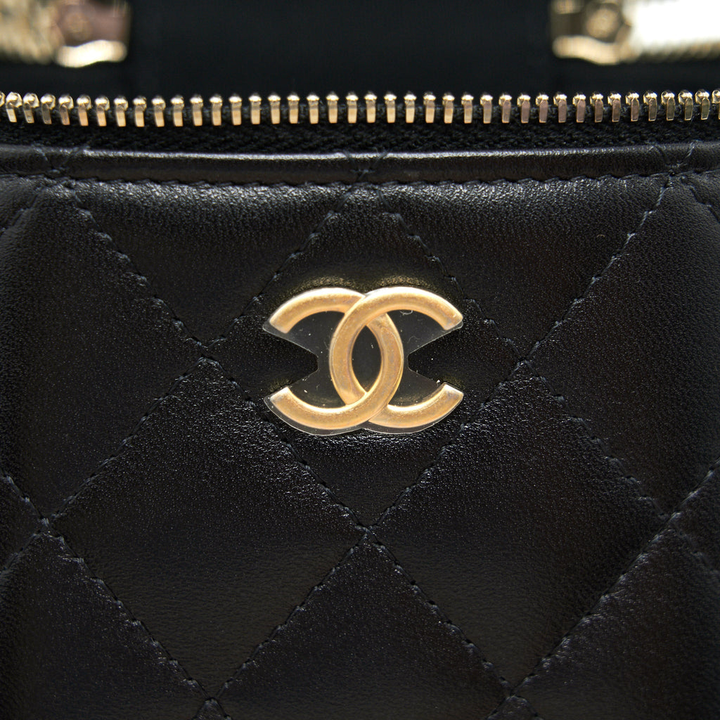 CHANEL 21A TOP HANDLE VANITY WITH CHAIN BLACK GHW