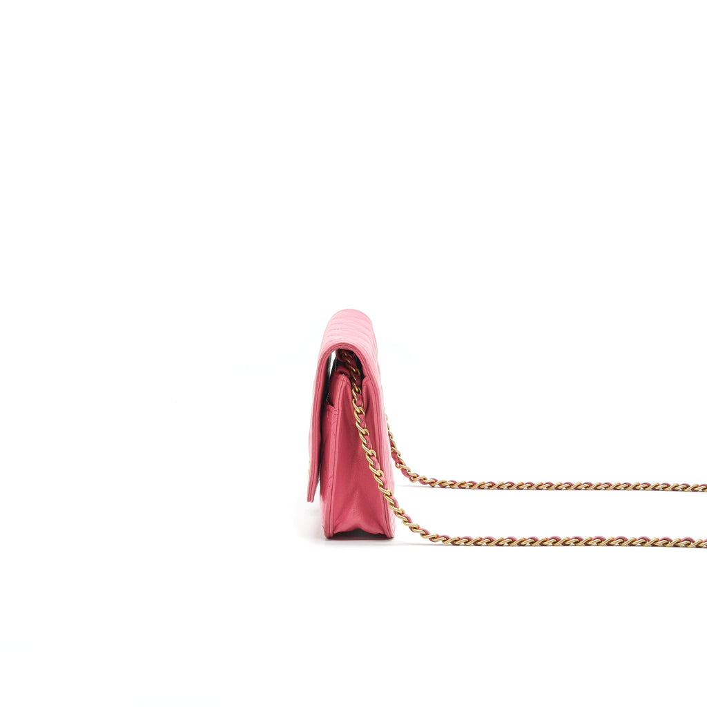 CHANEL BOY WALLET ON CHAIN PINK GHW