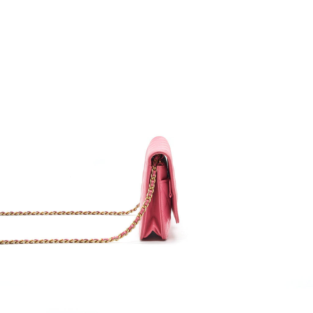 CHANEL BOY WALLET ON CHAIN PINK GHW