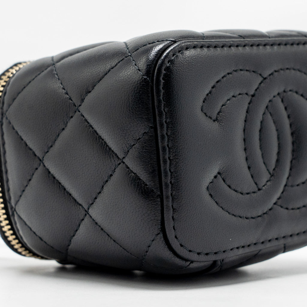CHANEL PEARL CRUSH MINI VANITY WITH CHAIN LAMBSKIN BLACK GHW (MICROCHIP)