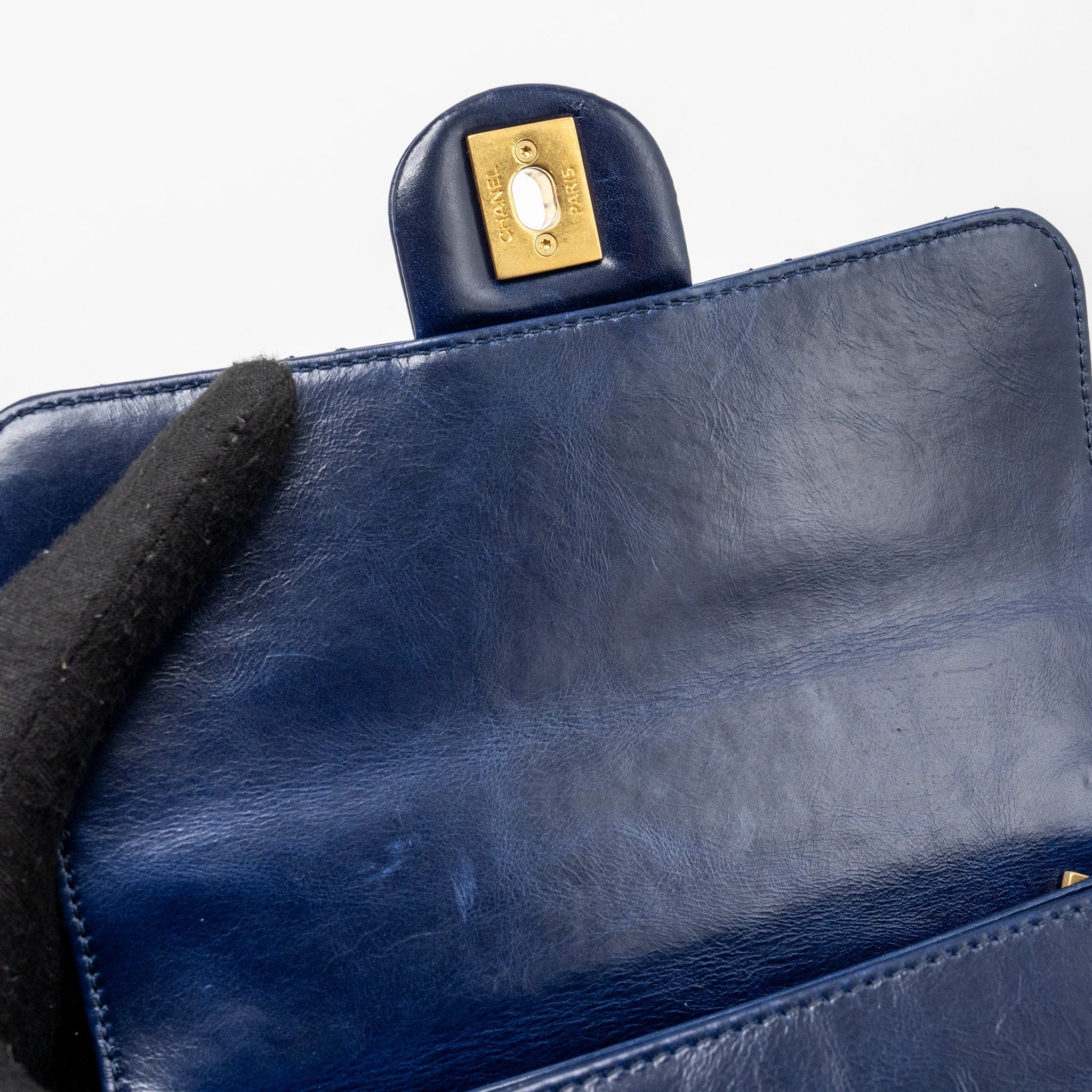 CHANEL QUILTED FLAP BAG WITH CHAIN HANDLE CALFSKIN DARK BLUE GHW