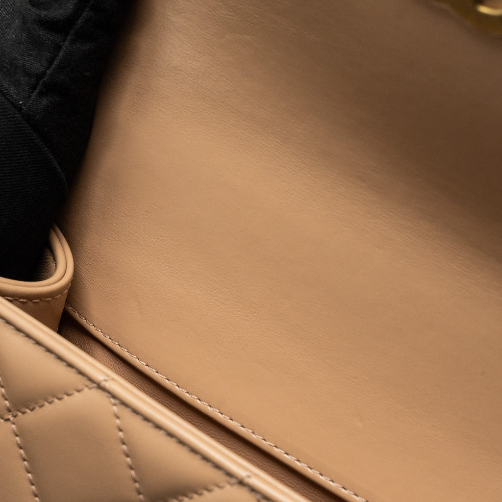 CHANEL 21A GOLD CRUSH FLAP BAG CALFSKIN BEIGE GHW (MICROCHIP)