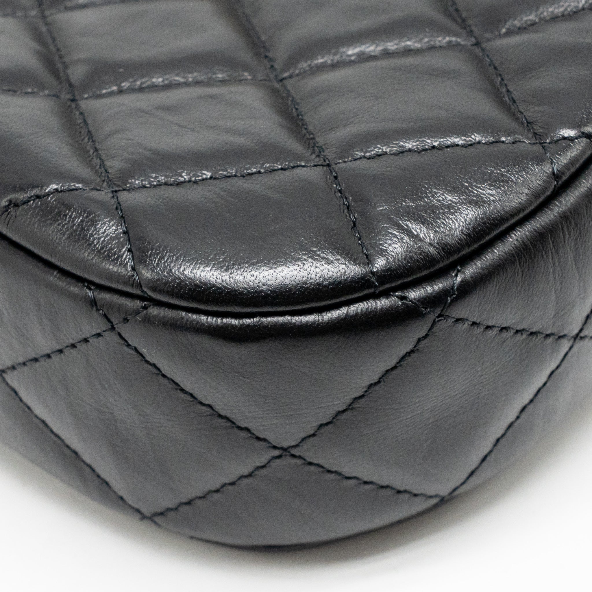 CHANEL 23K SMALL 19 HOBO SHOULDER BAG CALFSKIN BLACK GHW (MICROCHIP)