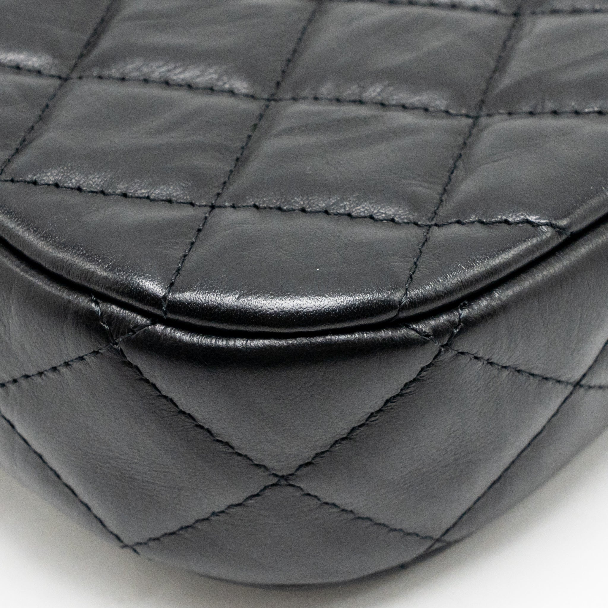 CHANEL 23K SMALL 19 HOBO SHOULDER BAG CALFSKIN BLACK GHW (MICROCHIP)