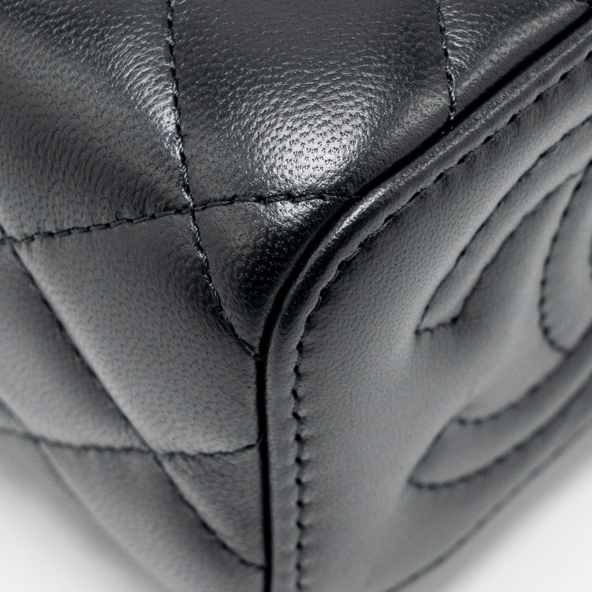 CHANEL PEARL CRUSH MINI VANITY WITH CHAIN LAMBSKIN BLACK GHW (MICROCHIP)