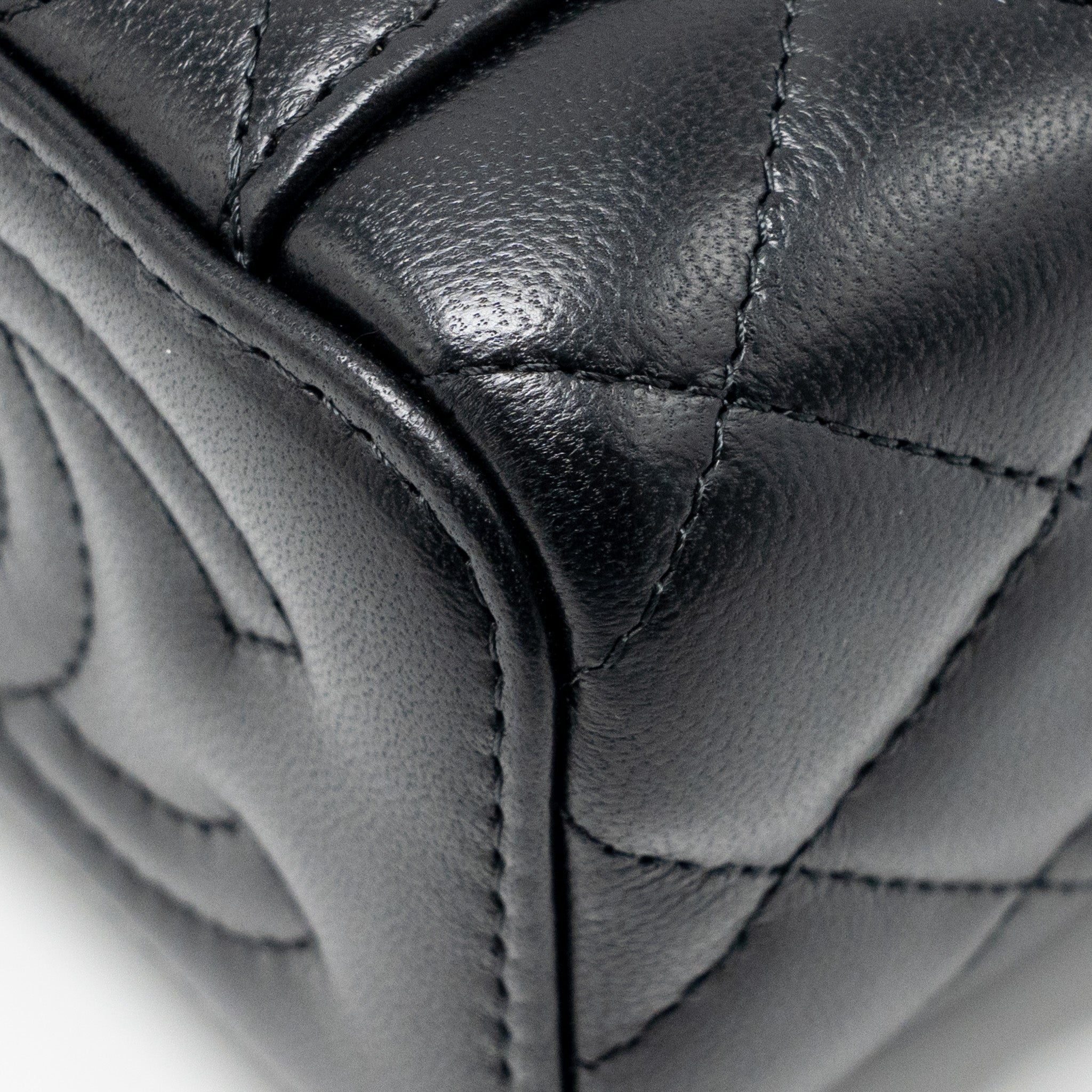 CHANEL PEARL CRUSH MINI VANITY WITH CHAIN LAMBSKIN BLACK GHW (MICROCHIP)